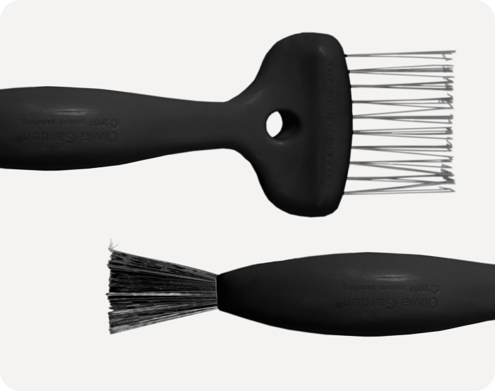Olivia Garden grooming set: ergonomic pet comb & brush, anti-slip handles, metal pins. Includes brush cleaner for professional care.